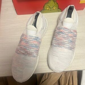 Gently Used (worn once) Sz10 AdidasUltraboost Laceless ‘White Multi-color’ nobox